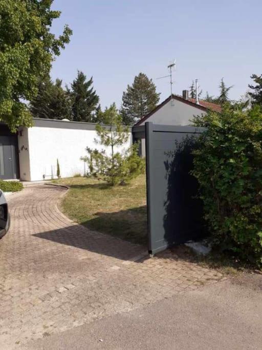 Le Talant: studio dans maison au calme Extérieur photo