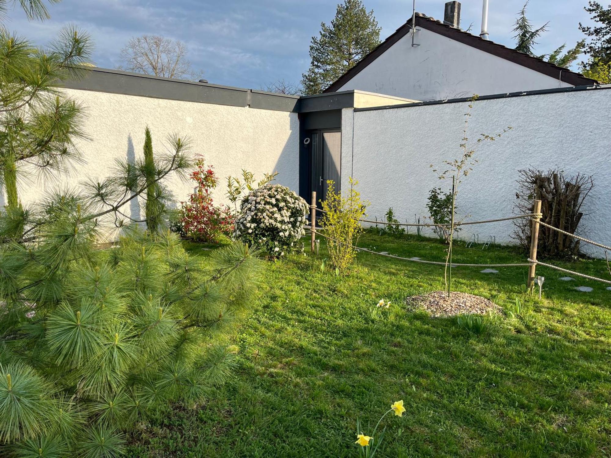 Le Talant: studio dans maison au calme Extérieur photo